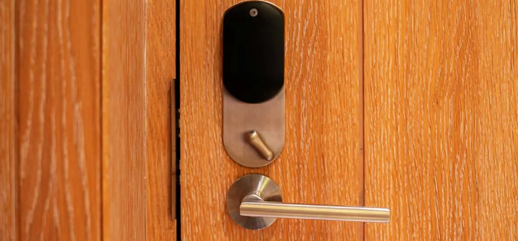 Automatic Locking Door Knob Temescal Valley
